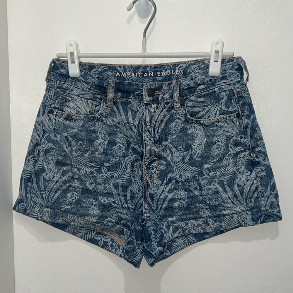 American Eagle Mom Short